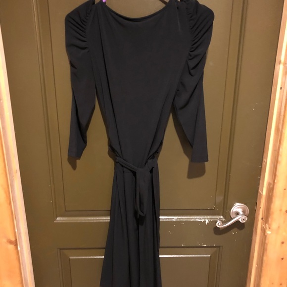 Cute criss cross top dress - Picture 2 of 2